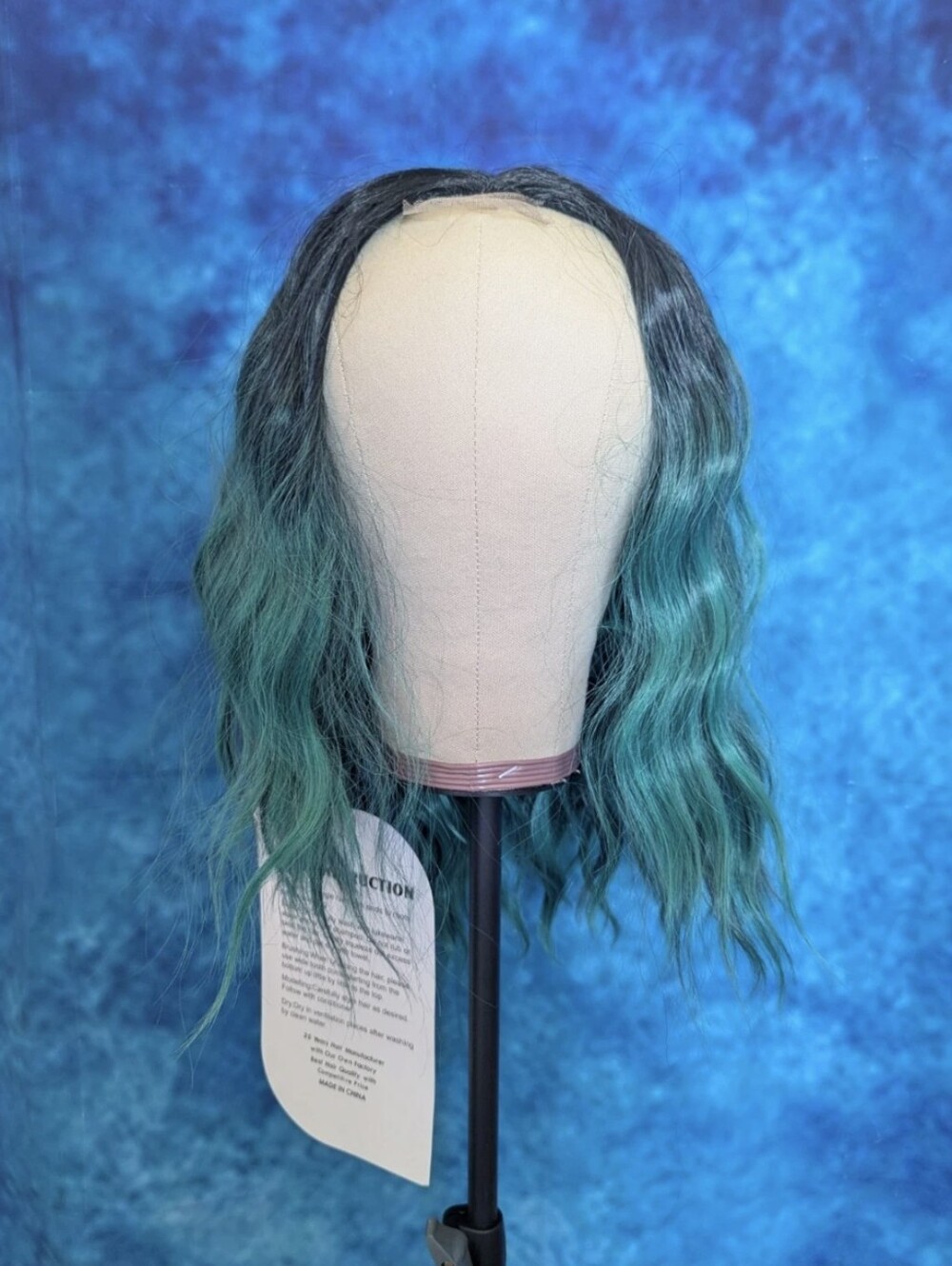 MissQueen 18" Ombre Green Synthetic Heat Resistant Wavy Wig NWT
